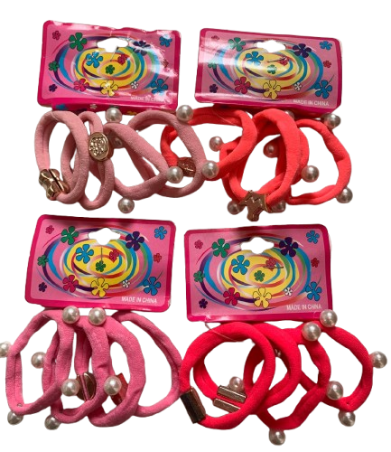 POMPOM COM PEROLA E COROA